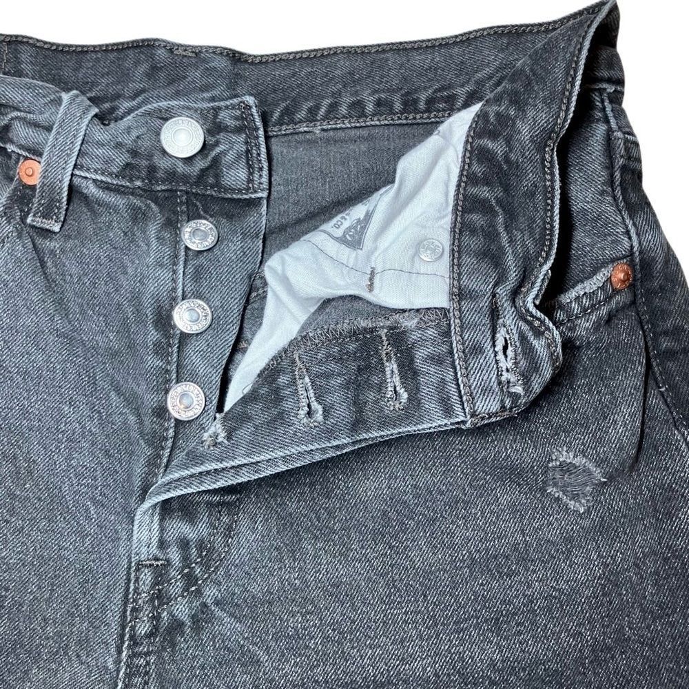 Levi’s 501s Skinny Straight Leg Distressed Jeans in Faded Black Women’s 26 - Picture 3 of 10
